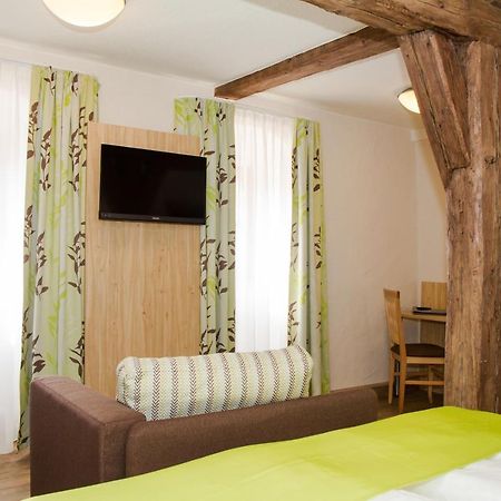 Hotel-Gasthof Blaue Traube E.K. Берхинг Экстерьер фото