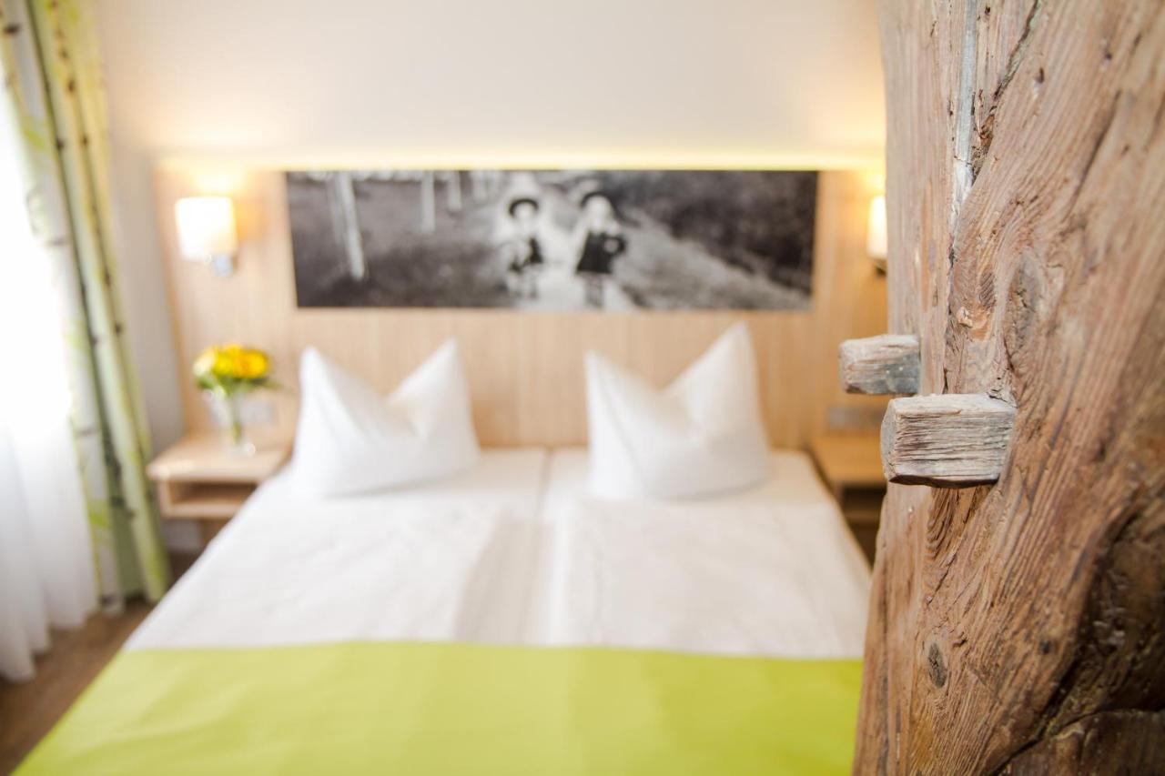 Hotel-Gasthof Blaue Traube E.K. Берхинг Экстерьер фото