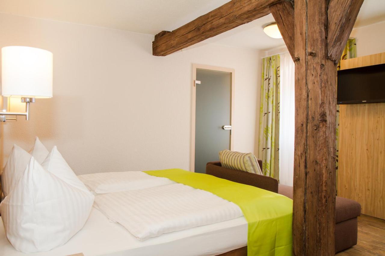 Hotel-Gasthof Blaue Traube E.K. Берхинг Экстерьер фото